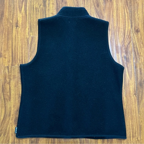 Woolrich Women’s Black Wool Zipup Vest size large - Picture 10 of 10
